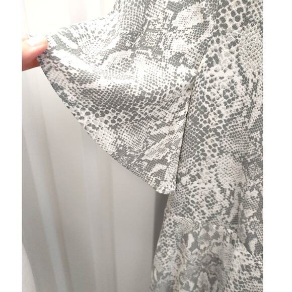 Time and Tru Dress Wrap XXXL 3X Sz 22 NWT Gray White Snake Print - Picture 3 of 6